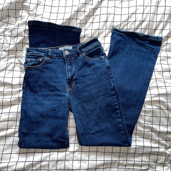 High Waisted Flare Jeans - Picture 5 of 5